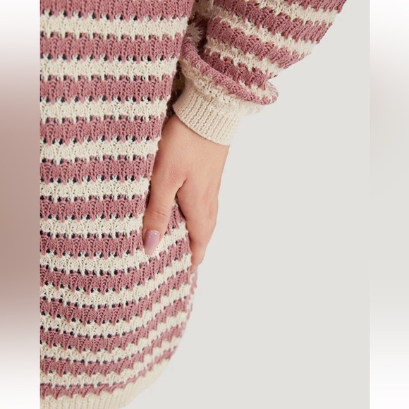 BloomChic Striped Button Through Cut Out Cardigan - Picture 4 of 9